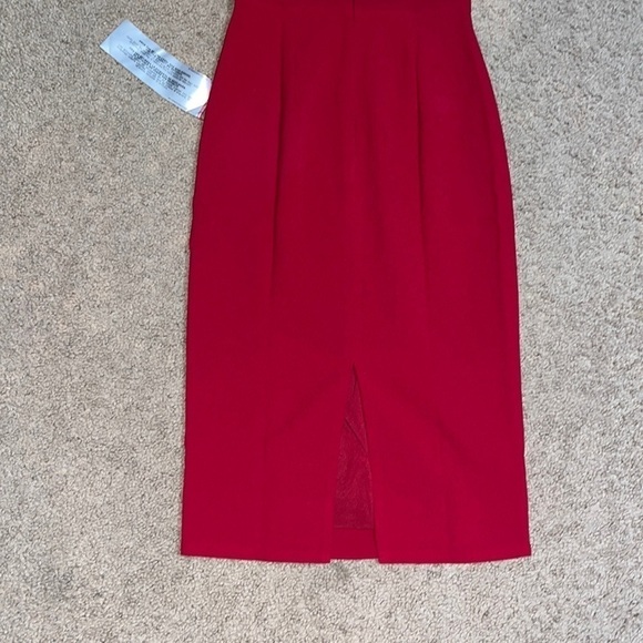 Dress The Population Lyla V-Neck Sleeveless Crepe Sheath Pencil Dress Garnet XS - Picture 9 of 12